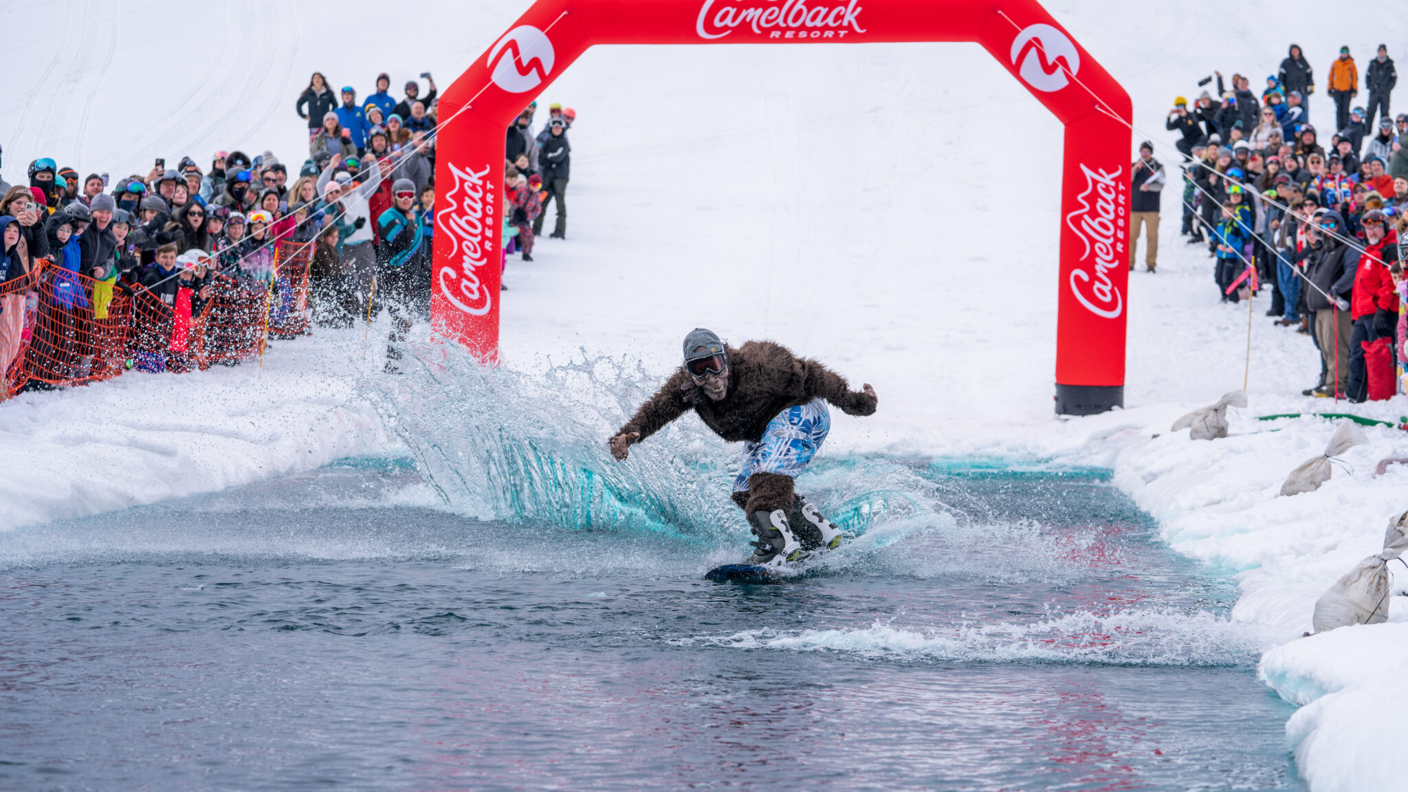 https://www.camelbackresort.com/wp-content/uploads/2022/03/Camelback-Mountain-Resort-Pond-Skimming-13-scaled.jpg